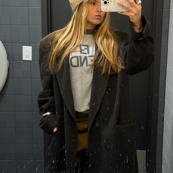 Fendi Gray and Charcoal Logo Crew Neck Sweater - Picture 7 of 7